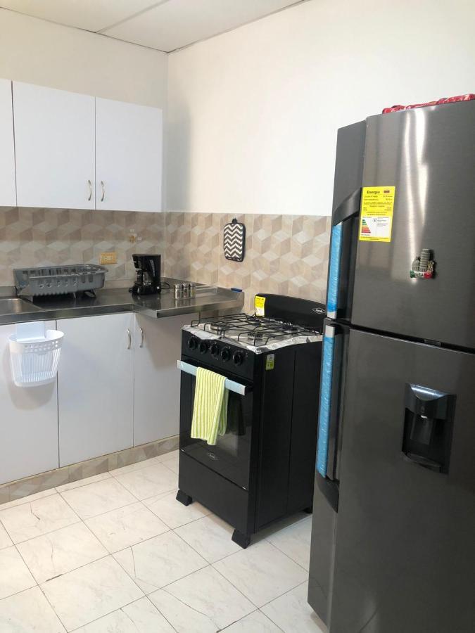 Habitaciones Independientes Cerca Al Aeropuerto 1 Cartagena Exterior foto